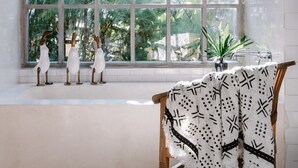 Interior - Relax & rejuvinate at Muda Living, only minutes from Ubud Market! (Ubud)