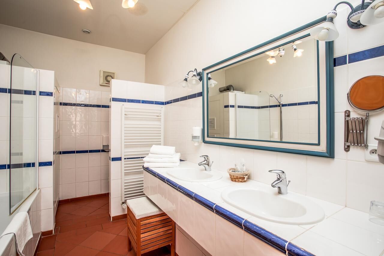 Free toiletries, hair dryer, towels