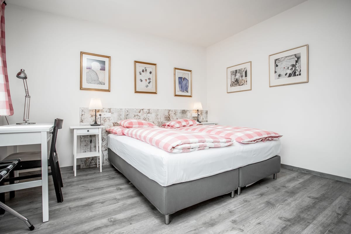 Blackout drapes, soundproofing, rollaway beds, free WiFi