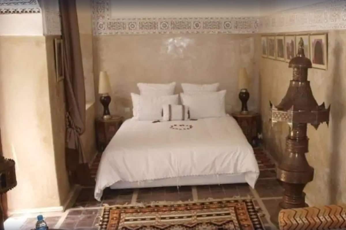 Quarto casal (Marron) | Individualmente decorados, cortinas blackout, berços grátis