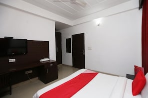 Deluxe Room, 1 Double Bed | Desk, free WiFi