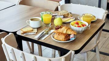 Daily buffet breakfast for a fee