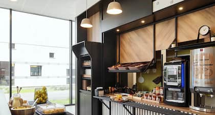 B&B HOTEL CERGY Saint-Christophe
