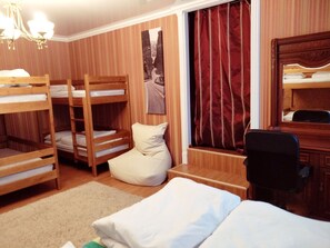 Economy Shared Dormitory, Mixed Dorm, Garden View (8 beds)