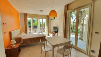 Comfort-Studio | Essbereich im Zimmer