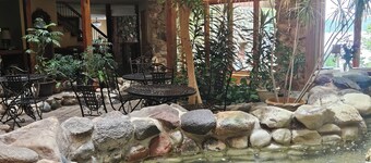 Karinall Estate am See: 8 Schlafzimmer, 18+ Betten, 24 Schlafplätze