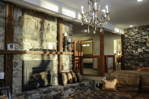 Interior - Karinall Estate at the Lake: sleeps 24, 8 bedrooms, 6 bathrooms, 9,400 sq ft (Frazee)
