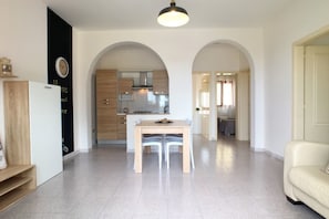 Villa, 3 camere da letto | Area soggiorno | TV a schermo piatto
