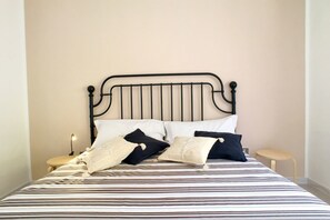 Villa, 3 Bedrooms | 3 bedrooms, individually decorated, individually furnished, bed sheets - Villetta Gardenia (Morciano di Leuca)