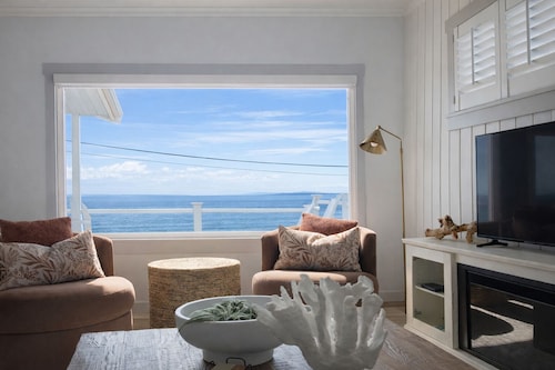 Front Row Waterfront Views— Steps to Beach, Town & Ferry