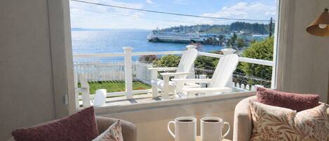 المنشأة من الداخل