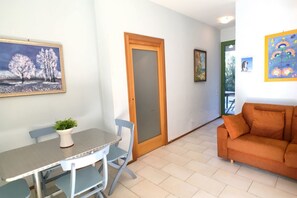 Villa, 2 Schlafzimmer | Wohnbereich