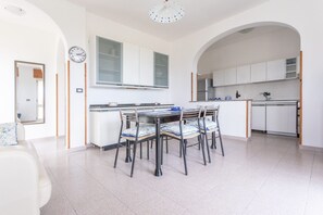 Villa, 2 Schlafzimmer | Wohnbereich