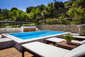 Piscine extérieure