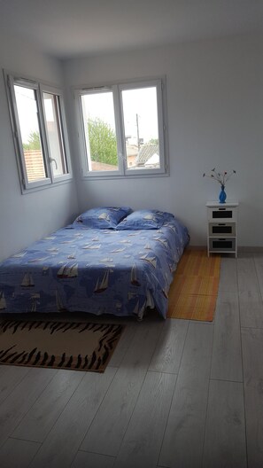 2 chambres, fer et planche à repasser, Wi-Fi gratuit