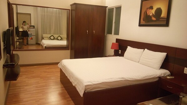 1 bedroom, in-room safe, iron/ironing board, WiFi
