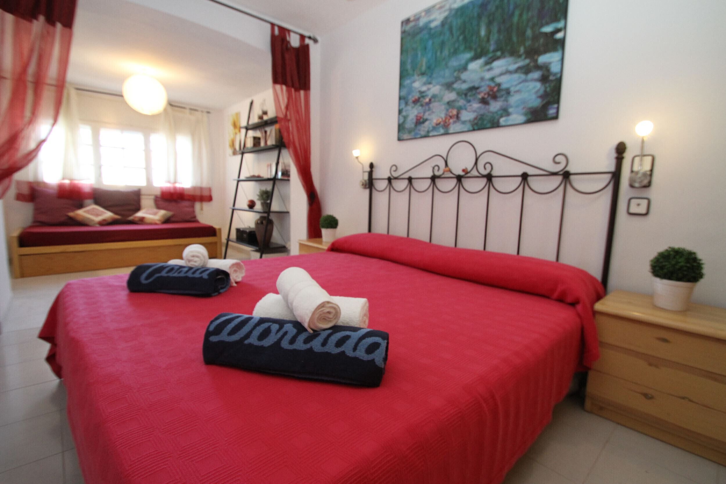 3 dormitorios, tabla de planchar con plancha, wifi gratis y ropa de cama