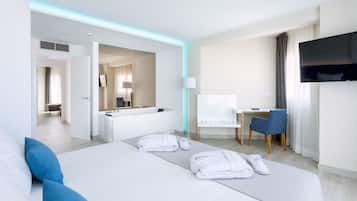 Desk, blackout drapes, free WiFi, bed sheets
