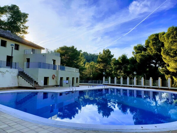 Seasonal outdoor pool