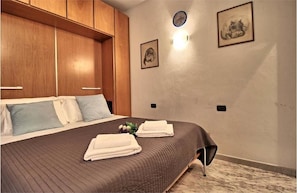 Apartment, 1 Bedroom | 1 bedroom, iron/ironing board, cribs/infant beds, free WiFi - Logicasa Residenza Como Centro (Como)