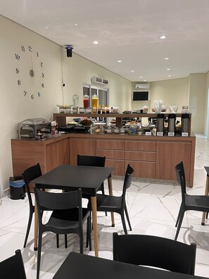 Petit déjeuner buffet compris tous les jours