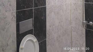 Chambre triple Standard | Salle de bain | Douche, articles de toilette (gratuits), serviettes fournies