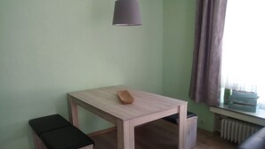 In-room dining - Ferienwohnungen Schenk Schmitz (Bad Bertrich)