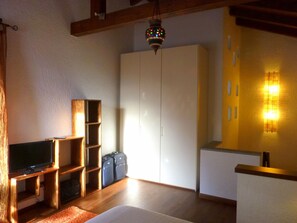 2 habitaciones, tabla de planchar con plancha y wifi gratis 