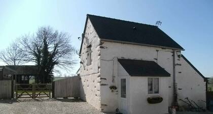 LE JARRIER DETACHED HOLIDAY RENTAL - ALPES MANCELLES -PRIVATE POOL -FIBER WIFI