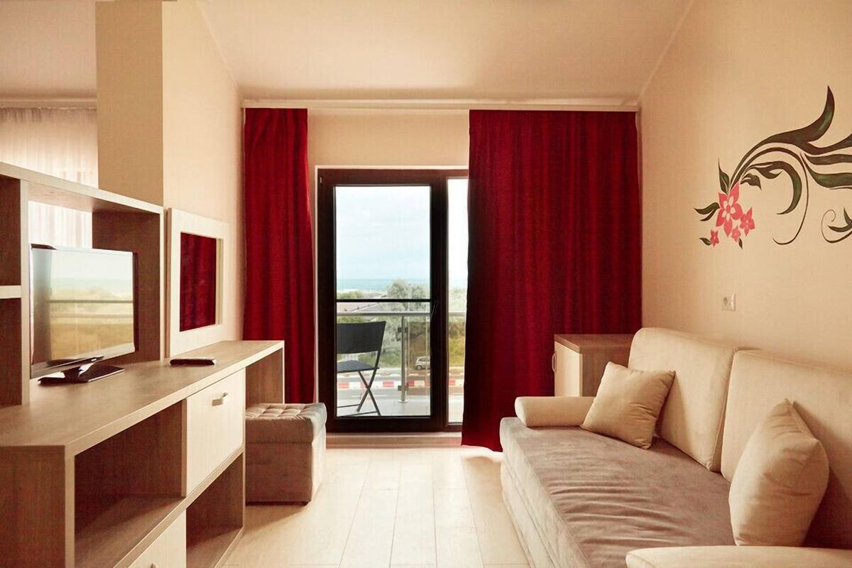 Desk, iron/ironing board (on request), WiFi (free), bed sheets