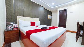 Desk, free WiFi, bed sheets