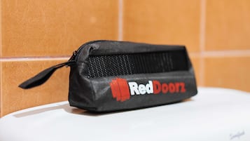 Ducha, artículos de tocador gratuitos, toallas