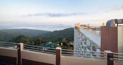 RedDoorz Premium @ Cityland Tagaytay 2