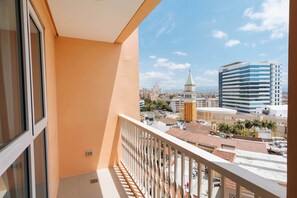 Exterior detail - RedDoorz Premium @ Venice Luxury BGC 1 (Taguig)