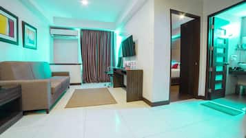 Desk, WiFi (free), bed sheets