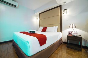 Suite - RedDoorz Premium @ West Avenue Quezon City (Quezon City)