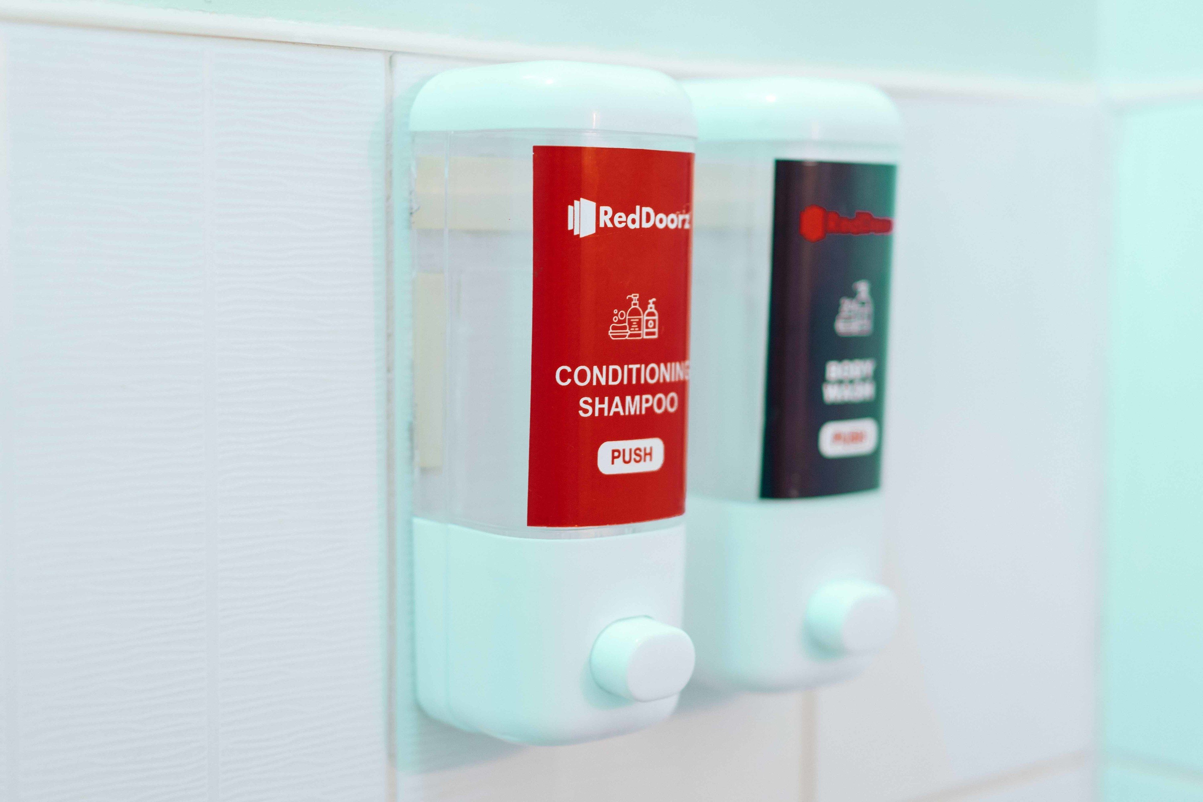 triple room | desk, laptop workspace, free wifi