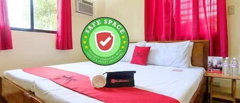 Una scrivania, postazione laptop, Wi-Fi gratuito