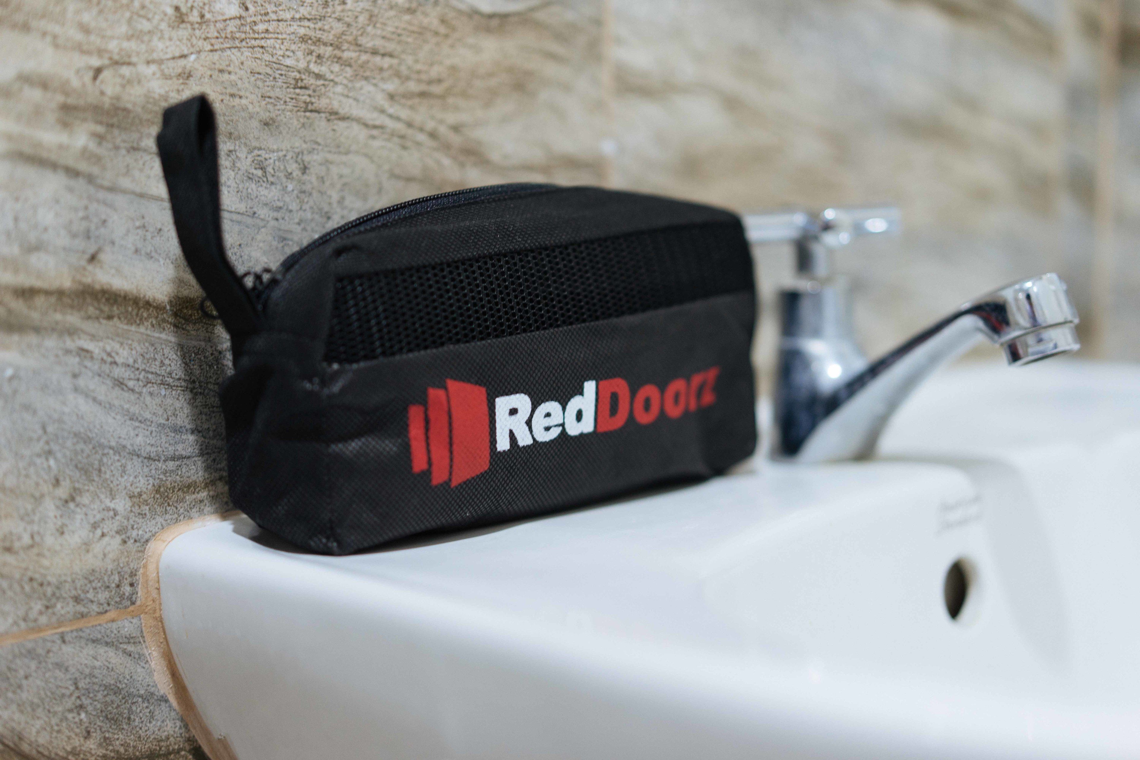 shower, free toiletries, towels