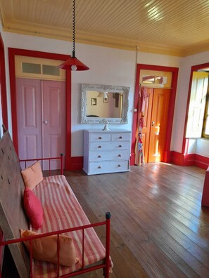 2 Schlafzimmer, Bügeleisen/Bügelbrett, kostenloses WLAN, Bettwäsche