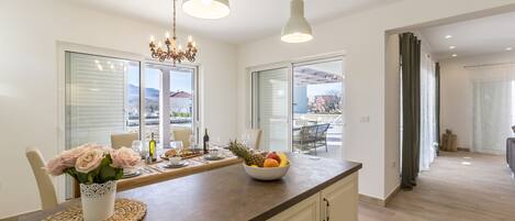 Villa, 4 camere da letto, piscina privata | Cucina privata | Frigorifero con congelatore, forno, piano cottura, lavastoviglie
