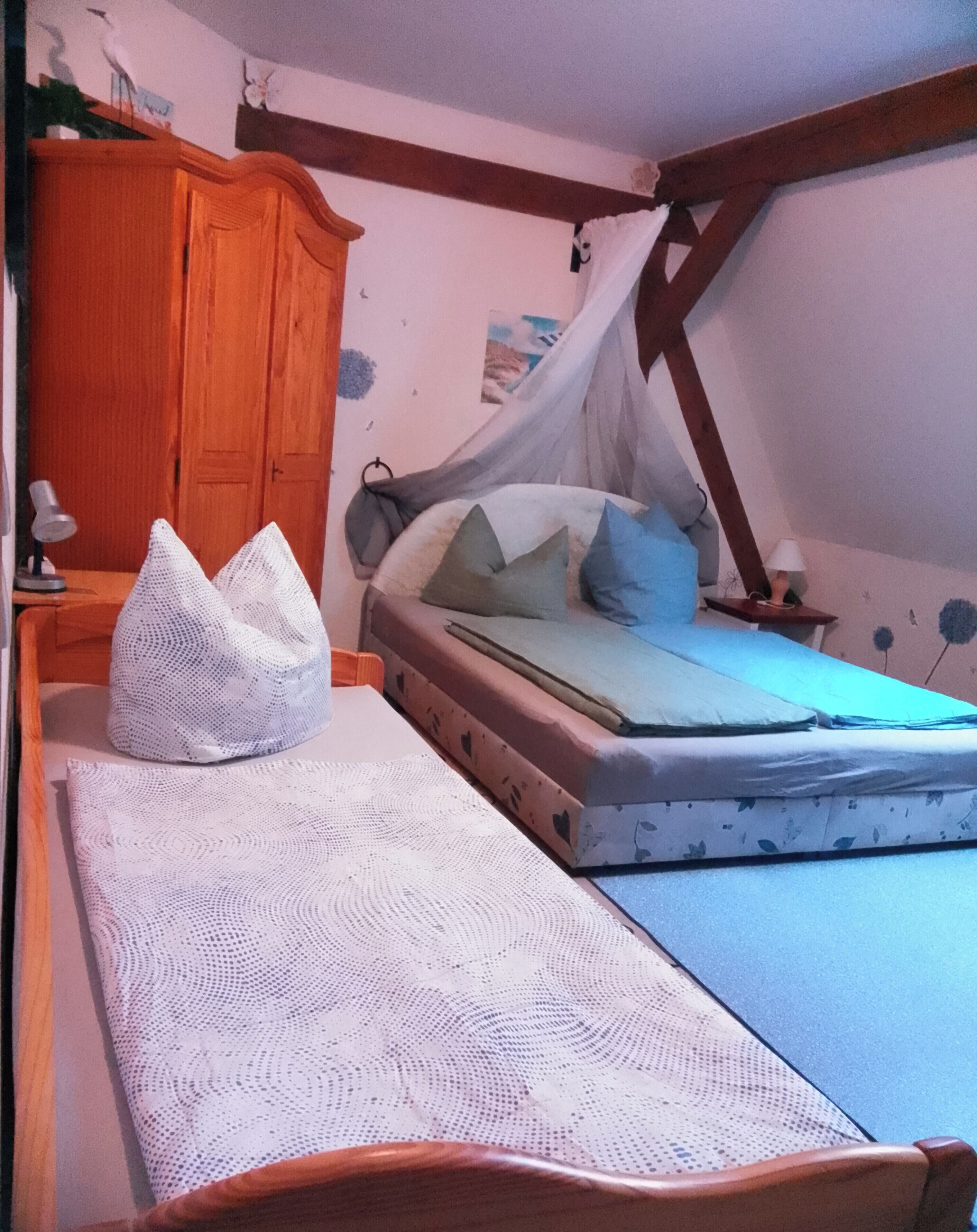 2 dormitoris, un bressol de viatge, wifi gratuïta i roba de llit 