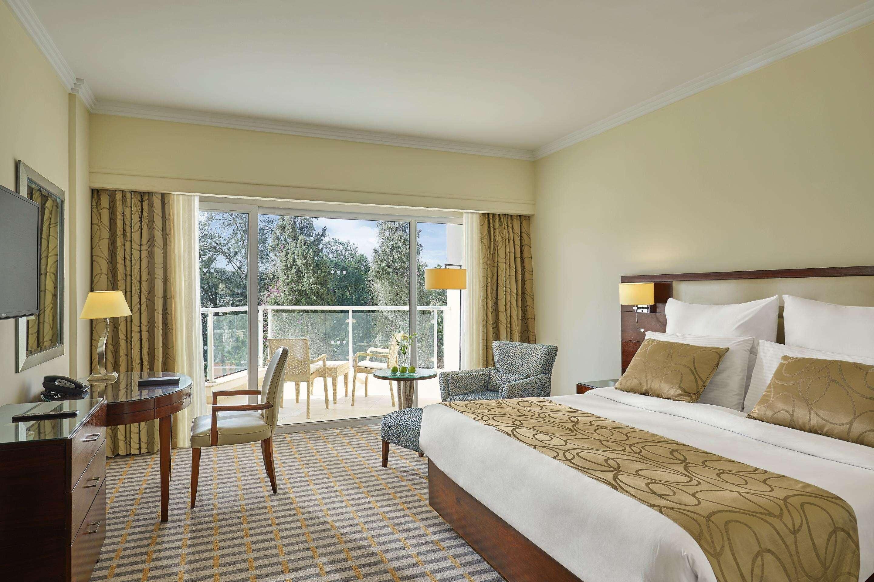 In-room safe, desk, soundproofing, iron/ironing board (on request)