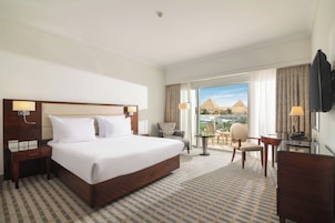 Deluxe Room (Pyramid View) | In-room safe, desk, soundproofing, iron/ironing board