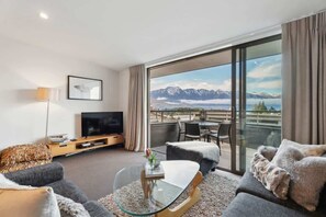 TV, fireplace, video games