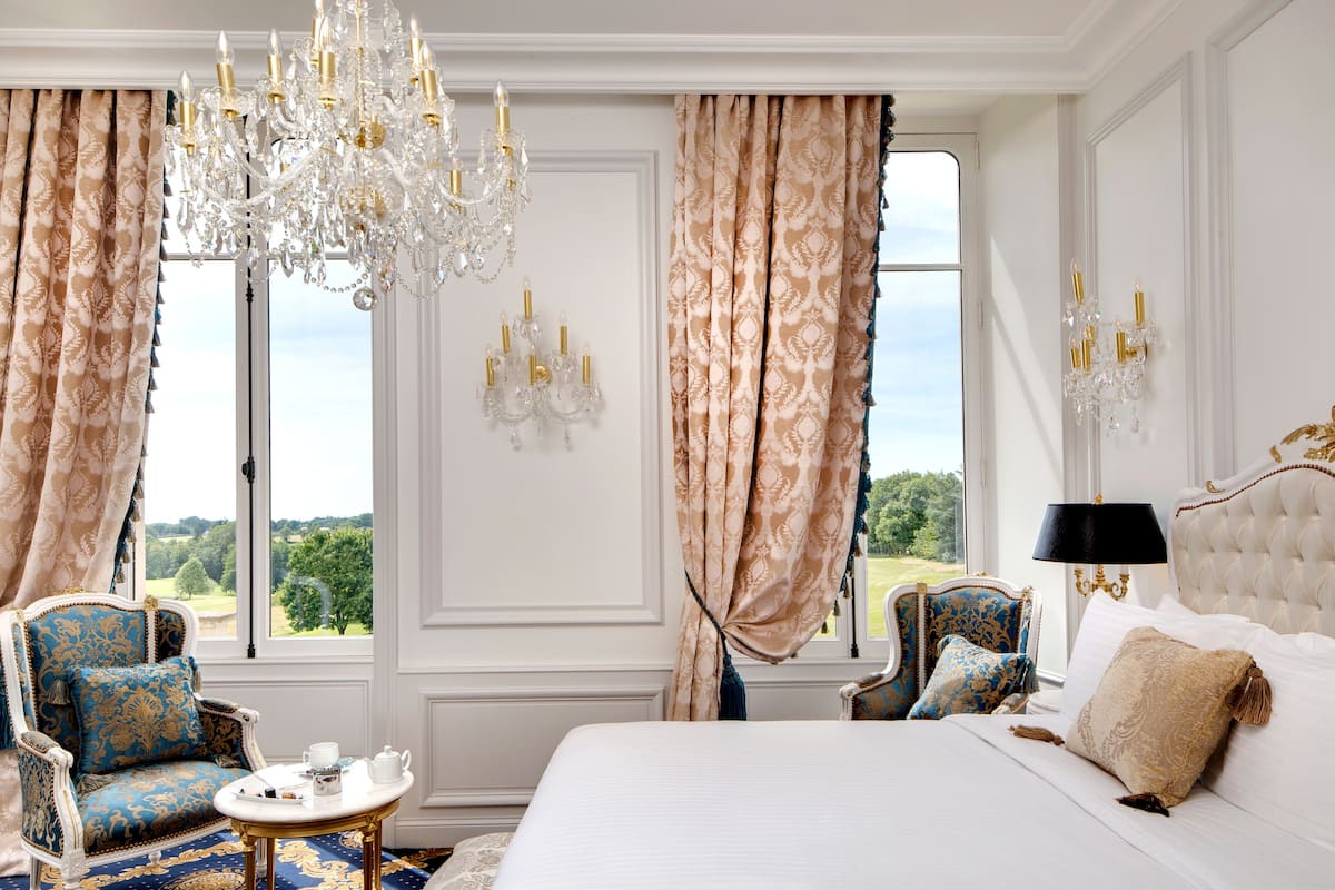 cocoon châtelaine | golf view