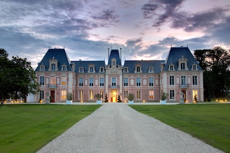 Front of property. Alexandra Palace - La Maison Younan