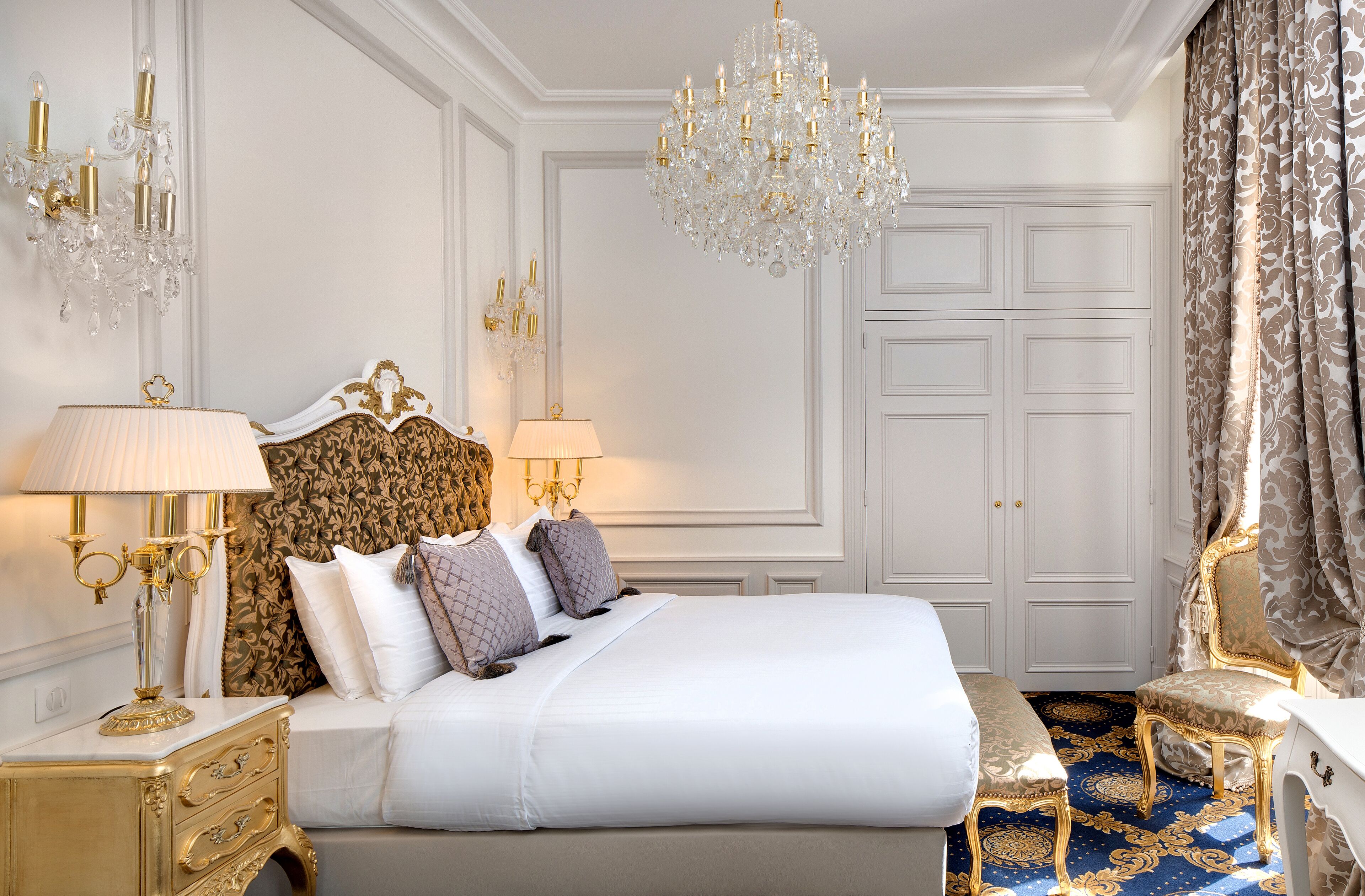Suite Alexandra | Premium bedding, memory foam beds, minibar, in-room safe