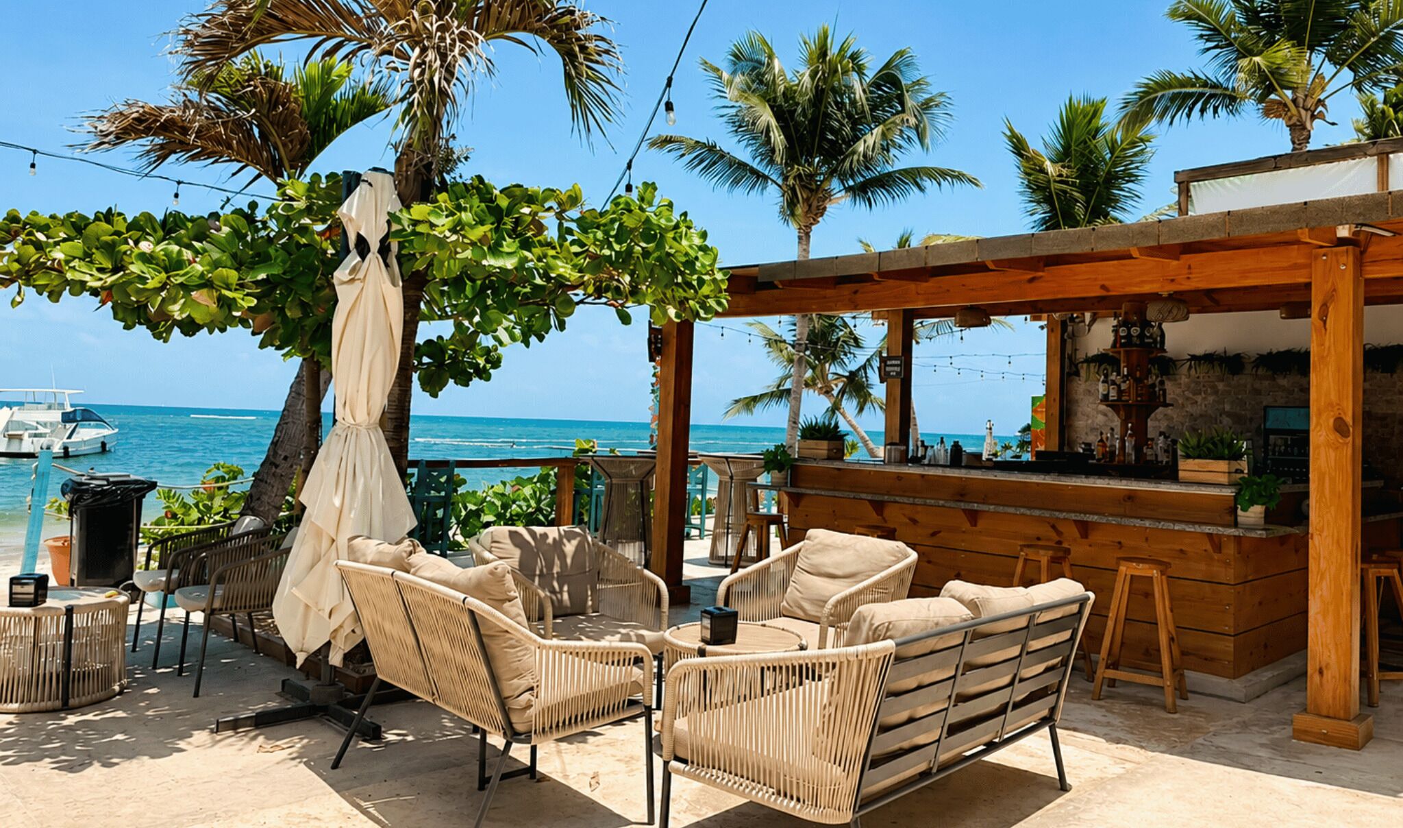 Photo - Hotel Checkin El Cortecito Beach