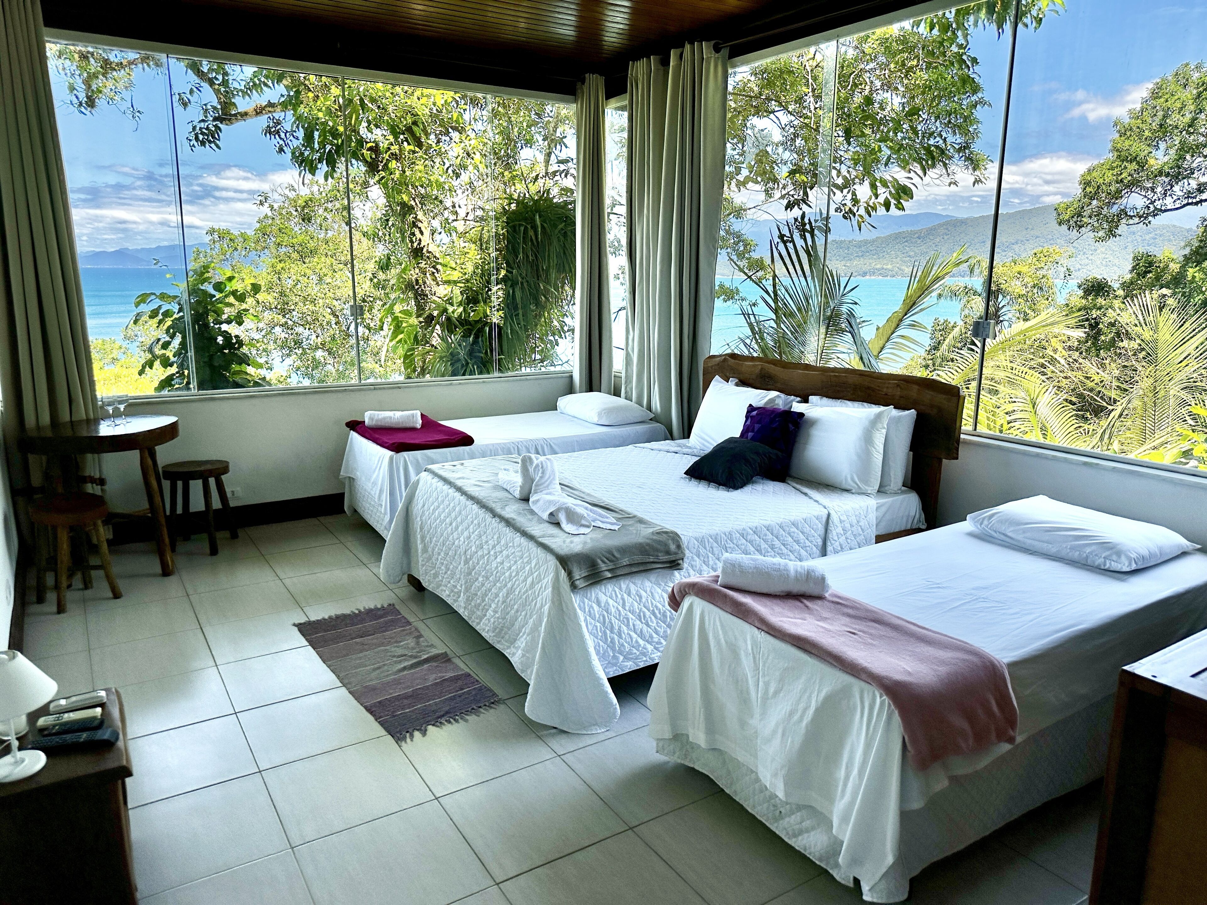 Hypo-allergenic bedding, minibar, desk, blackout curtains